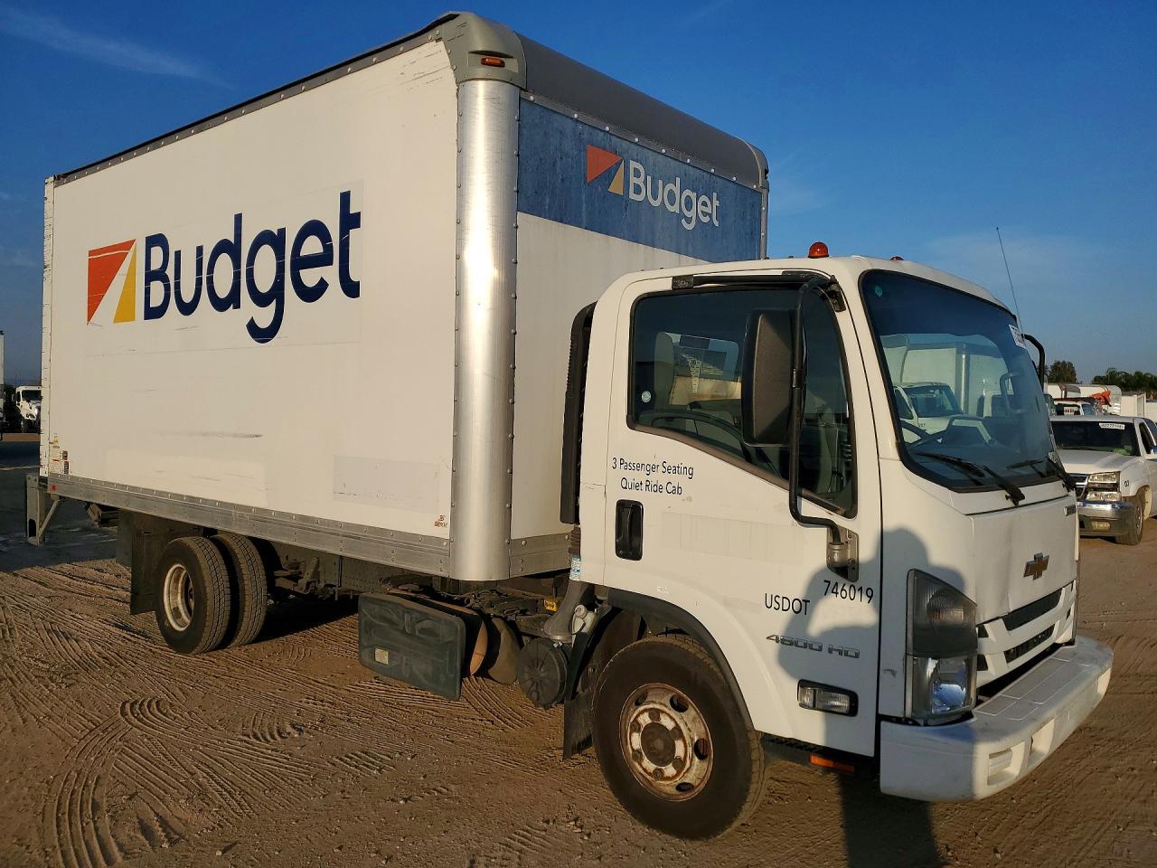 2017 Chevrolet 4500HD BOX Truck