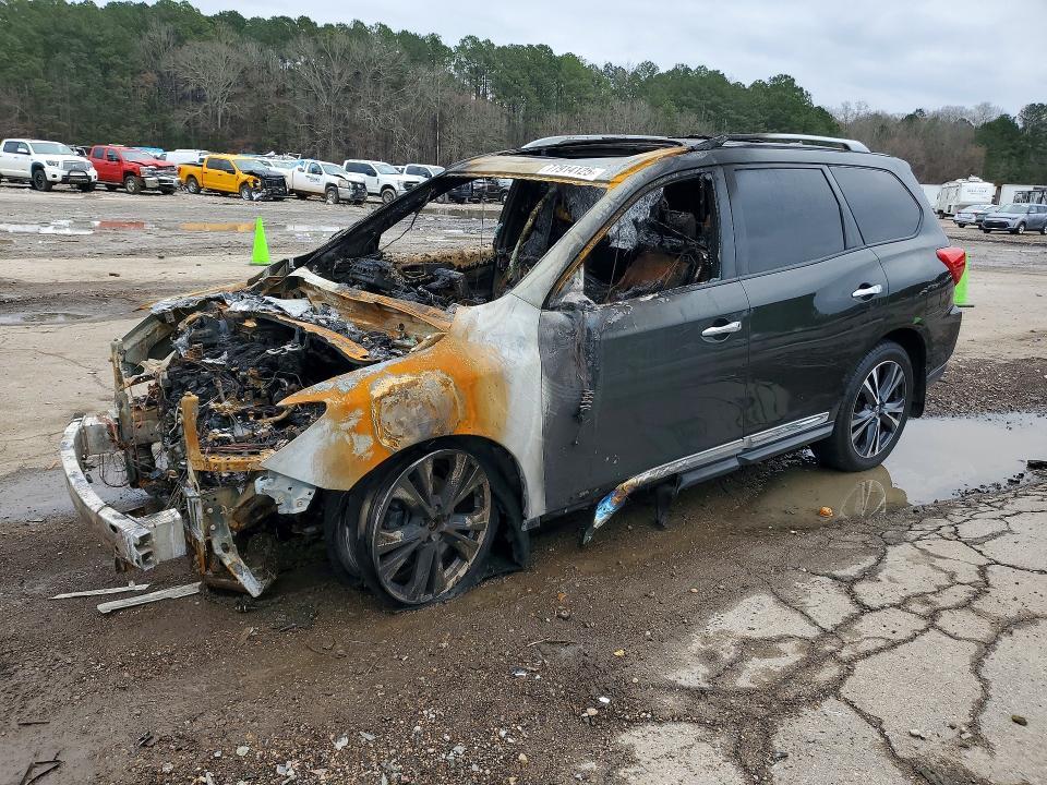2017 Nissan Pathfinder s