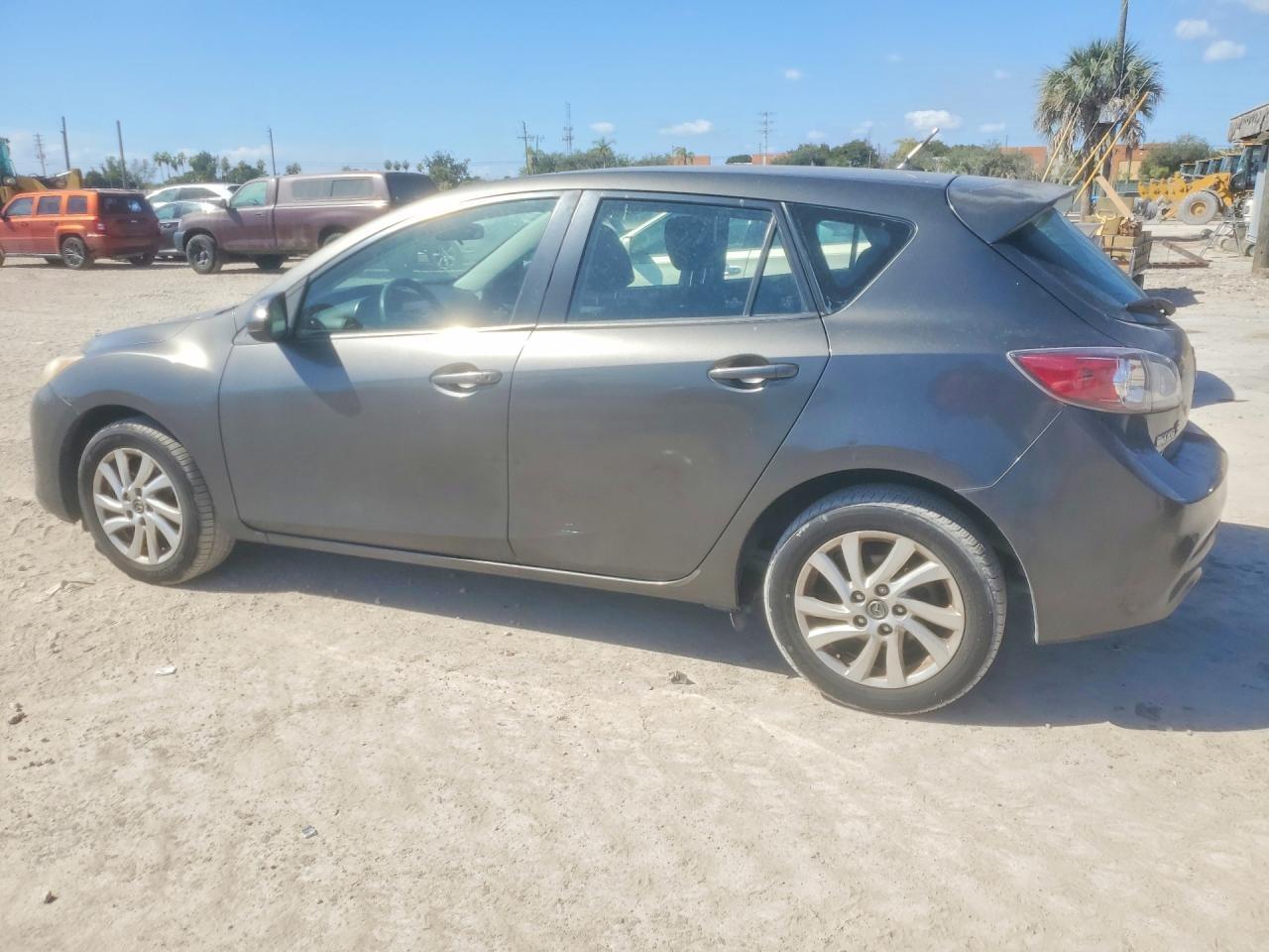 2013 Mazda 3 I