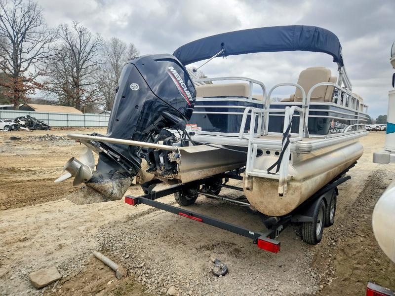 2021 Sun Tracker Boat-Pontoon Boat