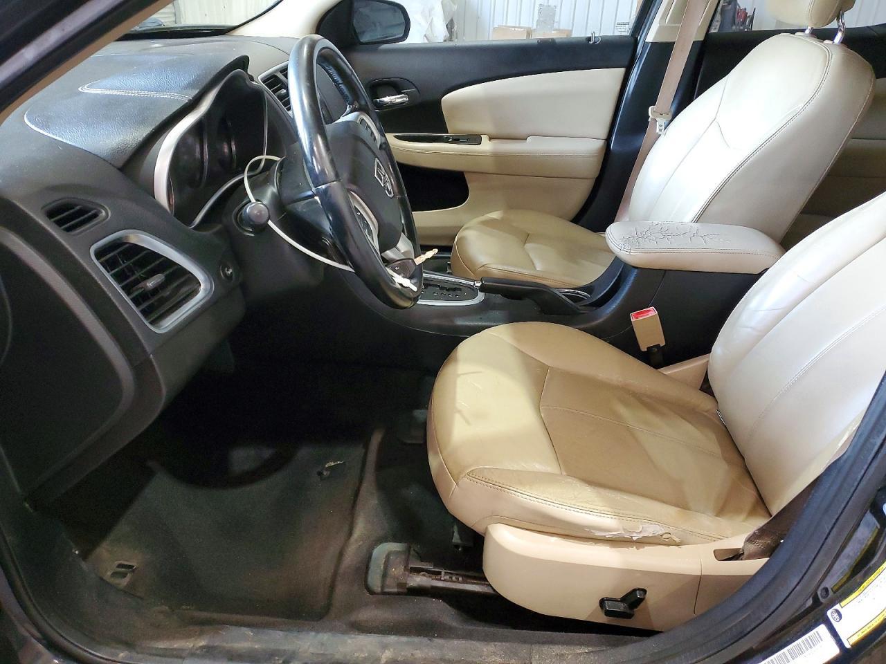 2011 Dodge Avenger lux