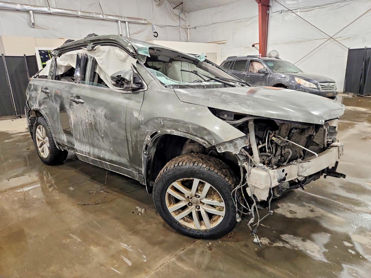 2015 Toyota Highlander le