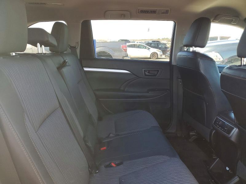 2015 Toyota Highlander le
