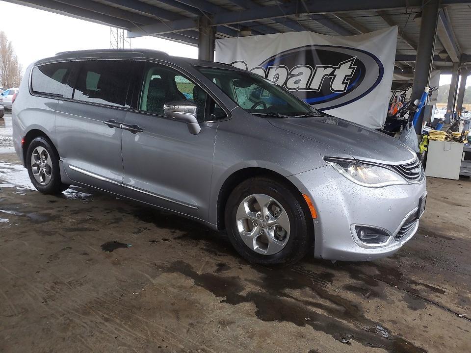 2018 Chrysler Pacifica Hybrid Limited