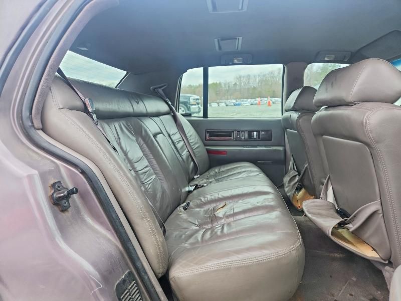 1994 Cadillac Fleetwood Base