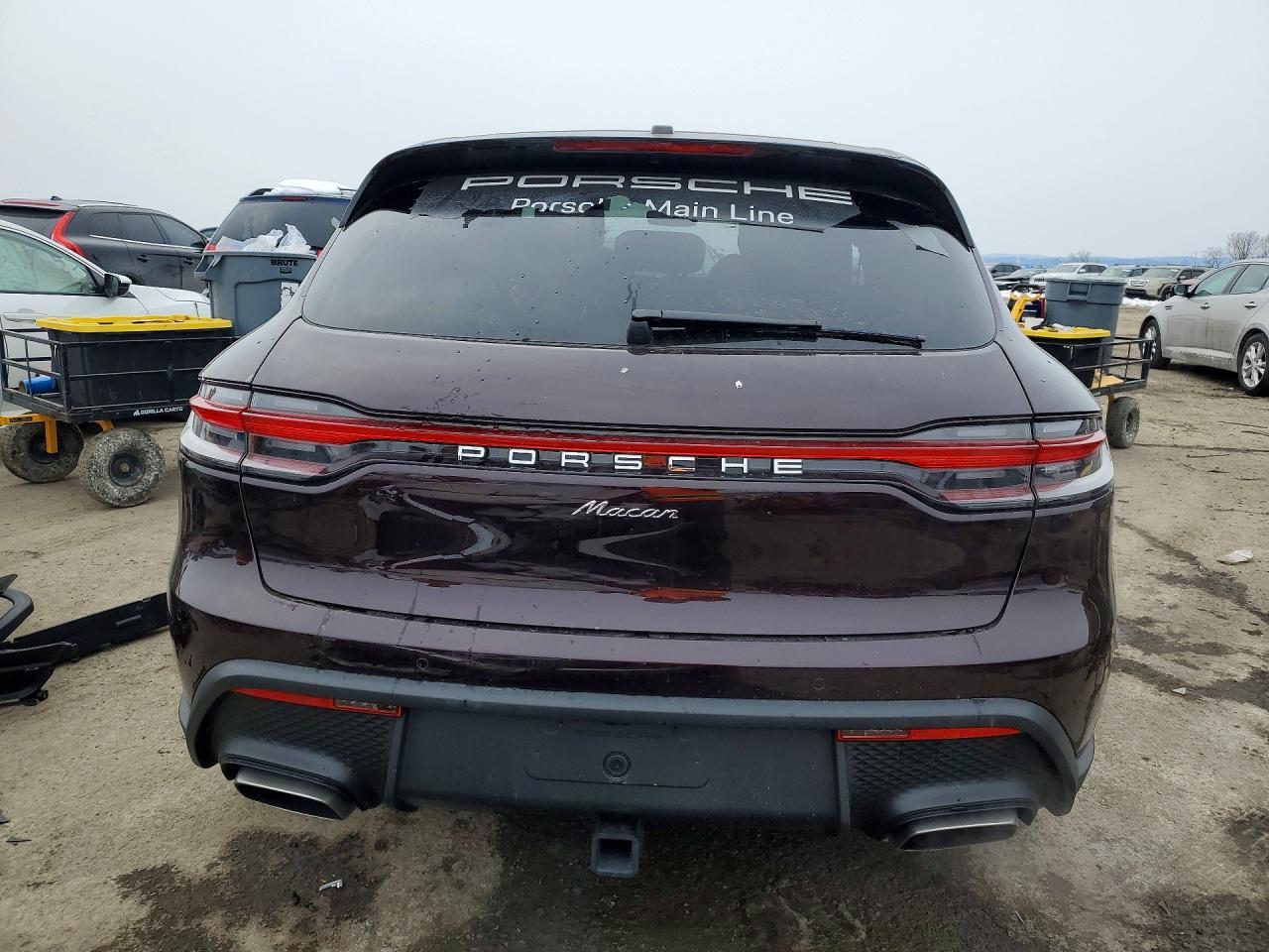 2025 Porsche Macan Base