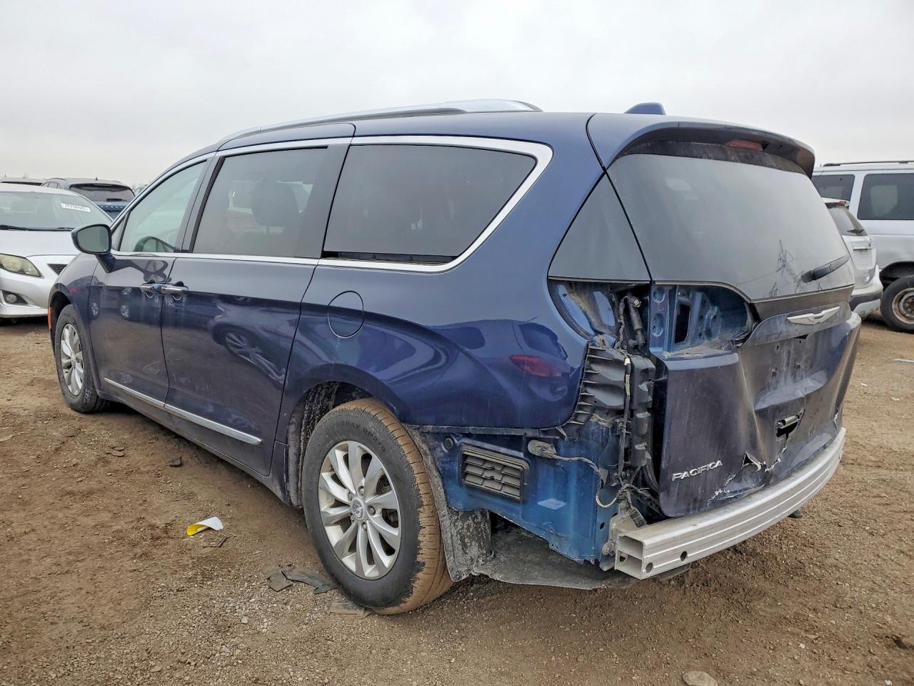 2018 Chrysler Pacifica Touring l