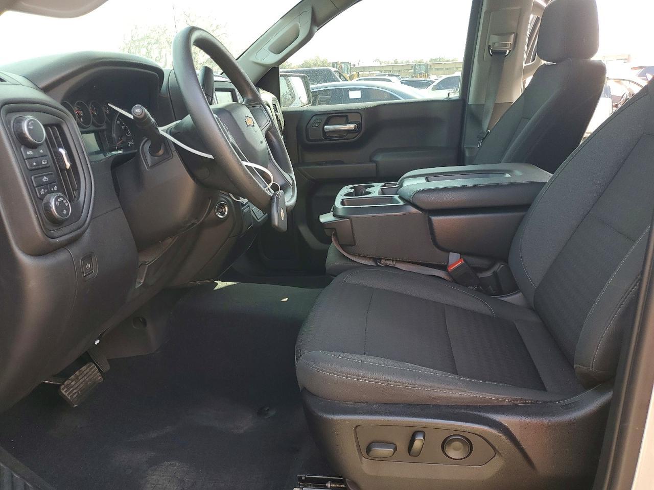 2022 Chevrolet Silverado K1500 Custom