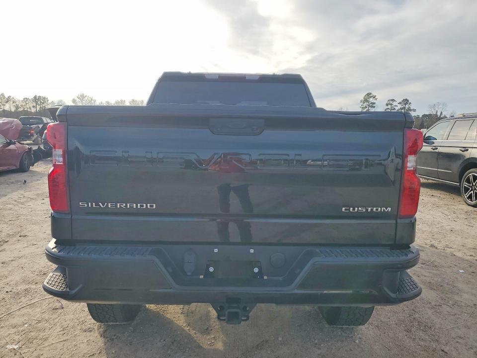 2023 Chevrolet Silverado C1500 Custom