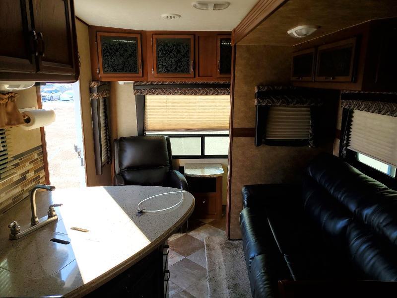 2015 Crossroads Rezerve-Camper