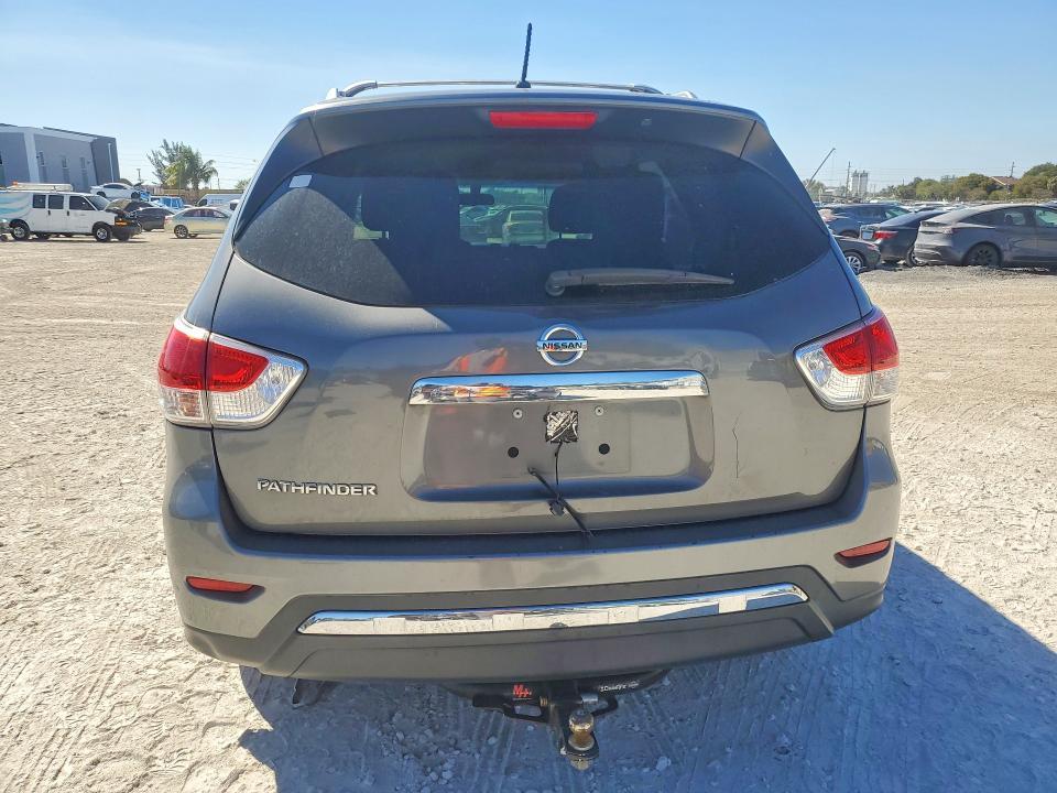2016 Nissan Pathfinder s