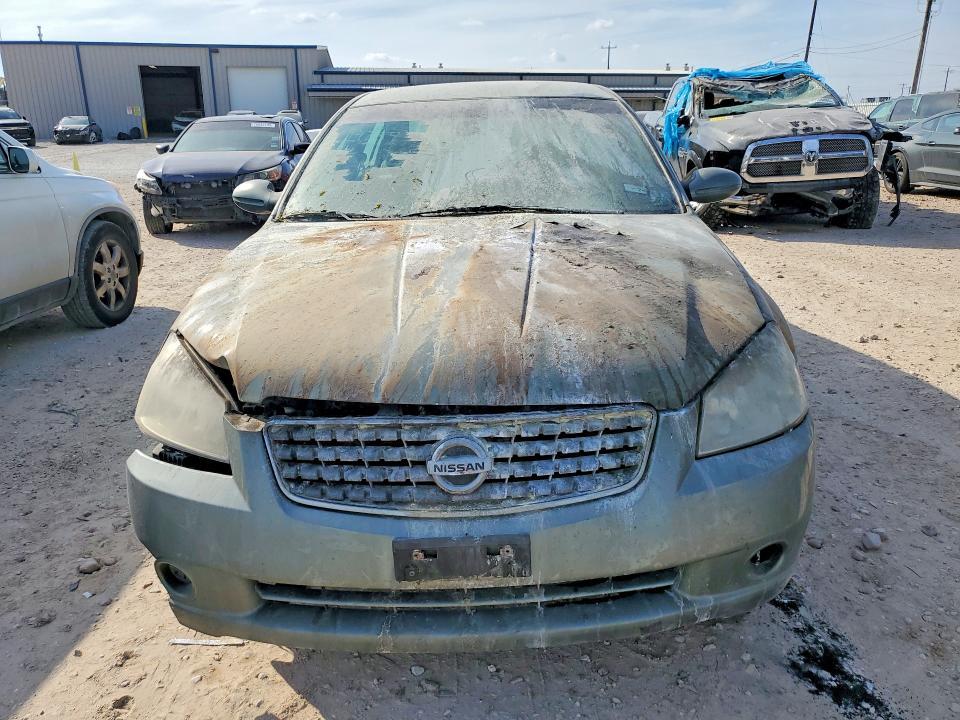 2005 Niss Altima s