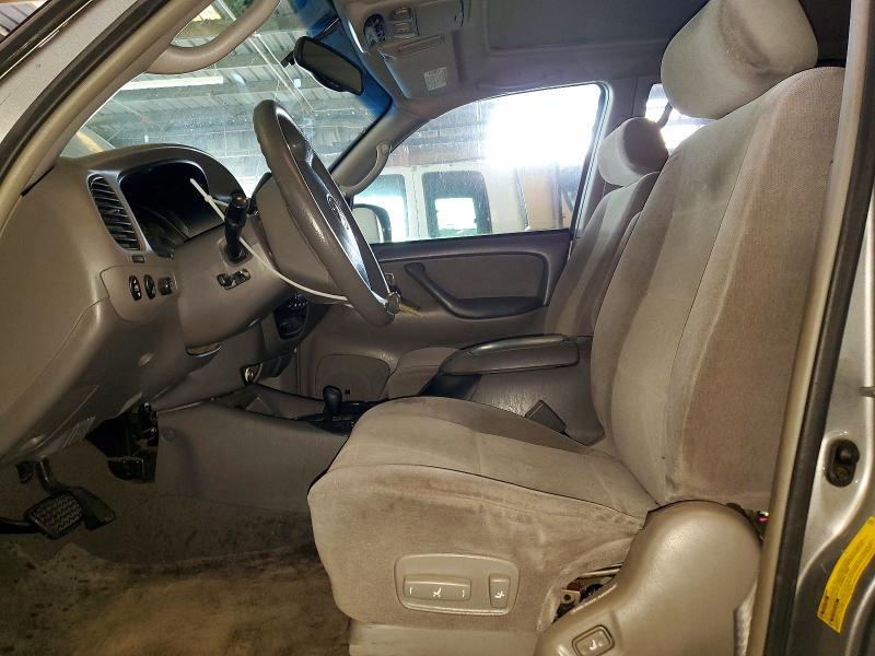 2004 Toyota Sequoia SR5