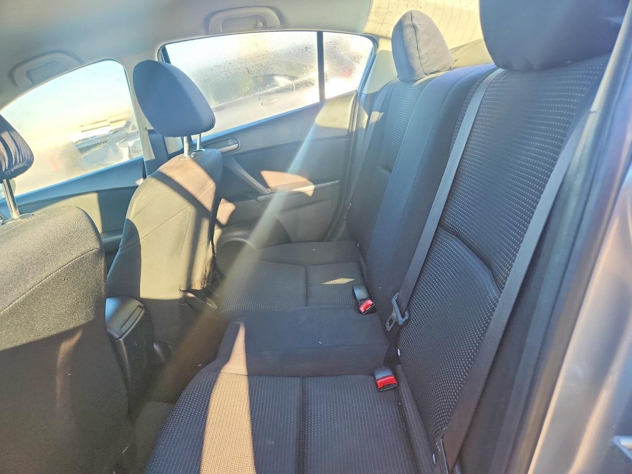 2013 Mazda 3 I
