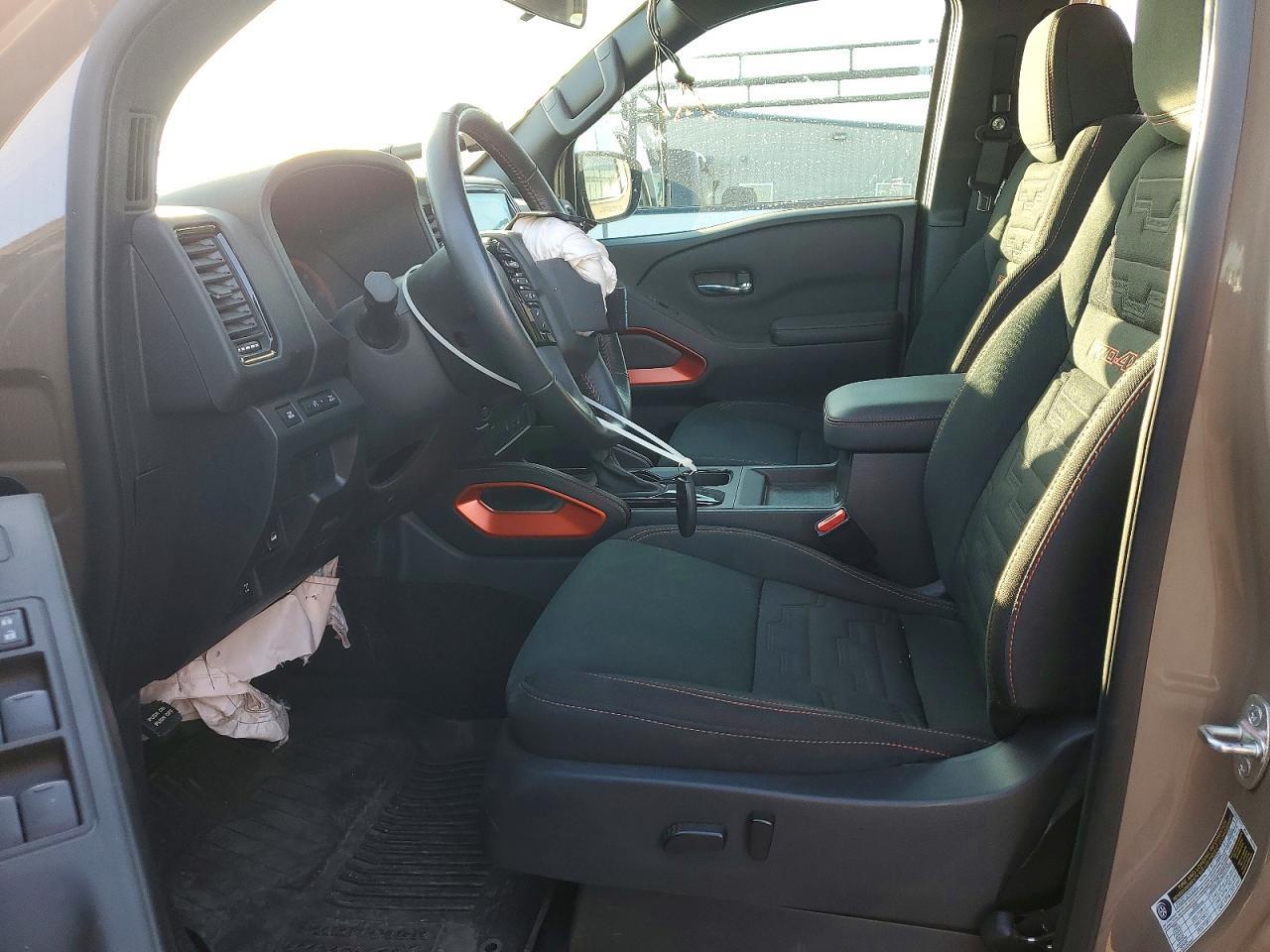 2023 Nissan Frontier s