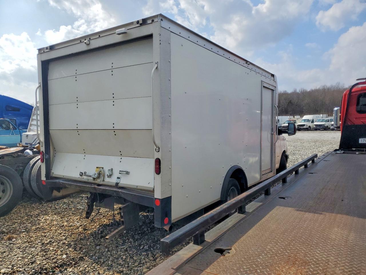 2022 Chevrolet Express G3500 Delivery Truck