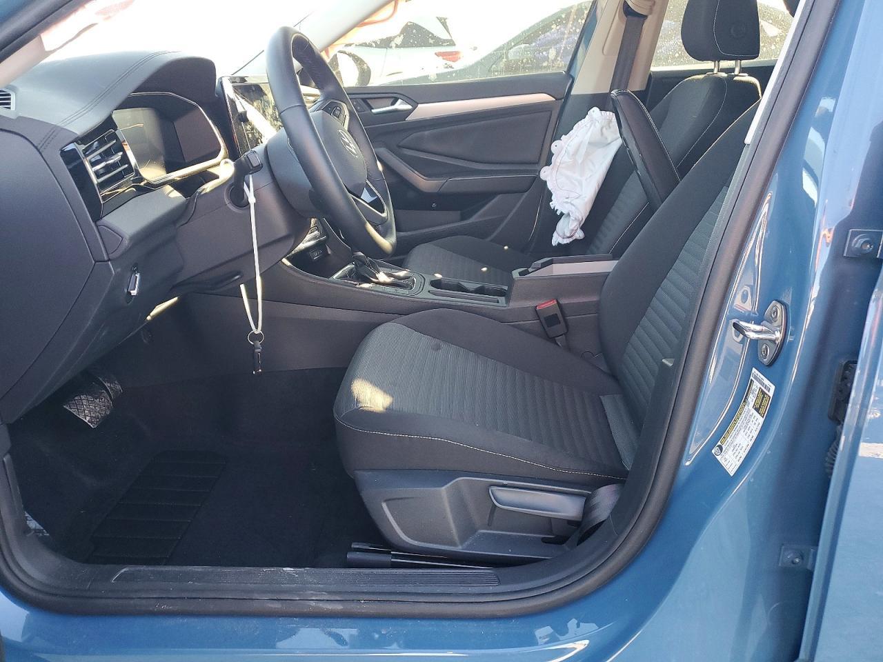 2025 Volkswagen Jetta s