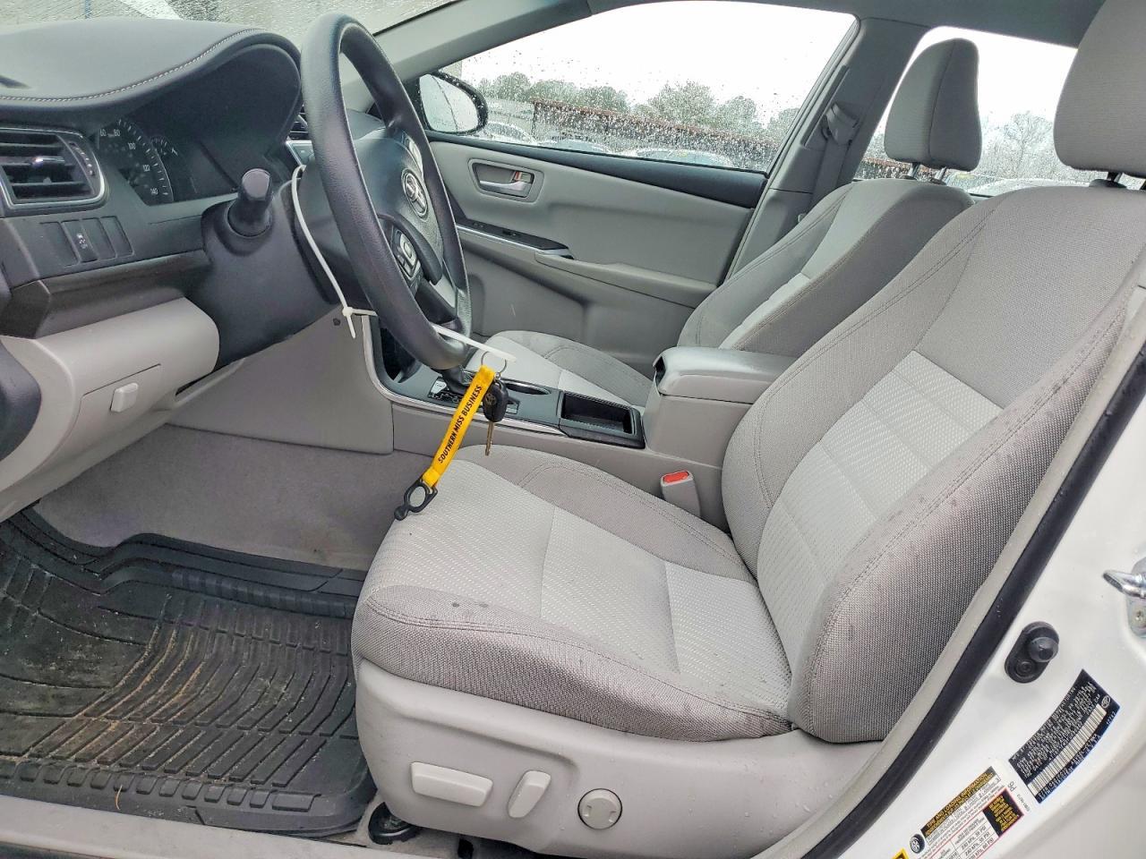 2015 Toyota Camry le
