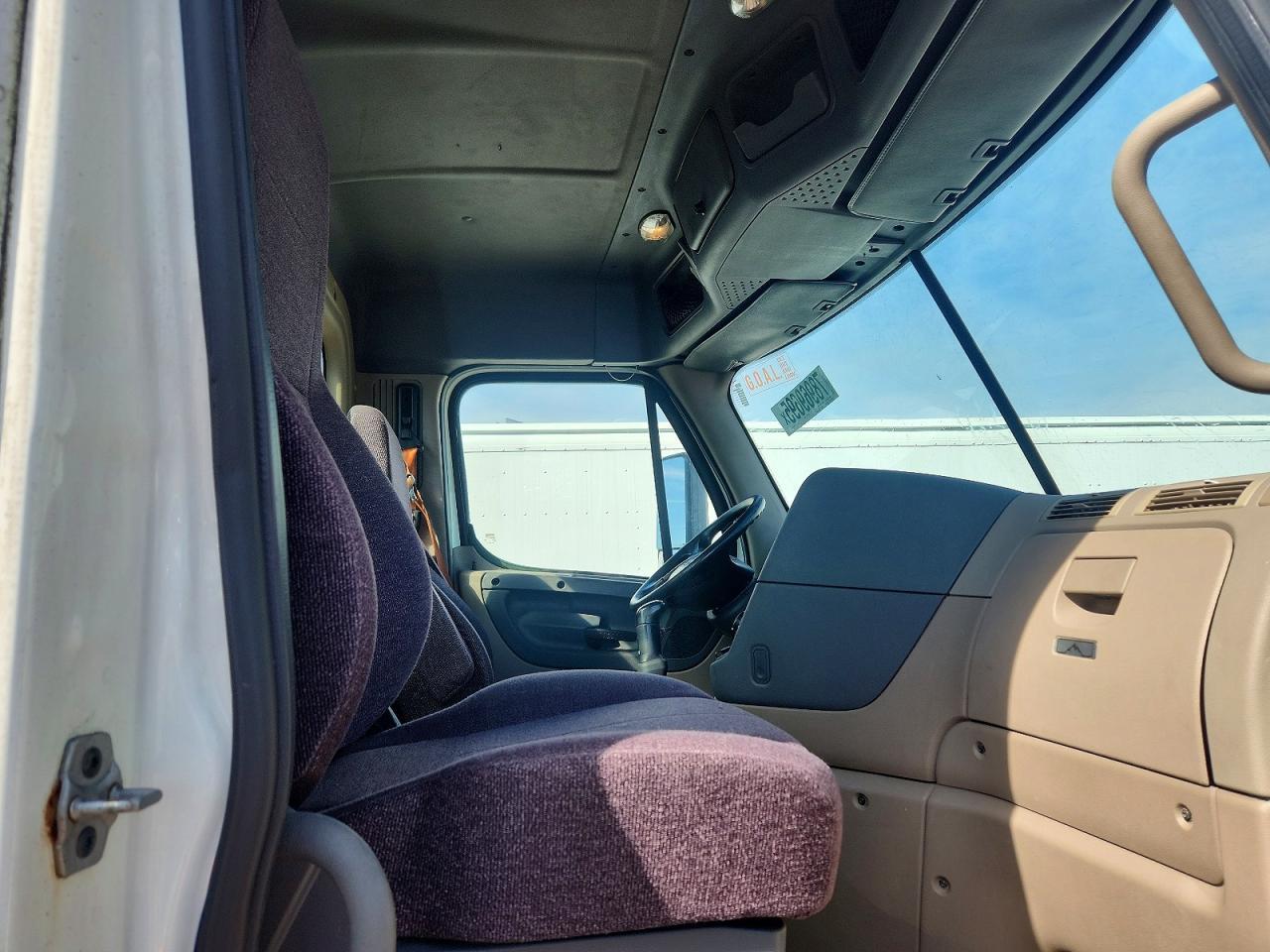 2013 Freigliner 2013 Freightliner Cascadia Semi Truck