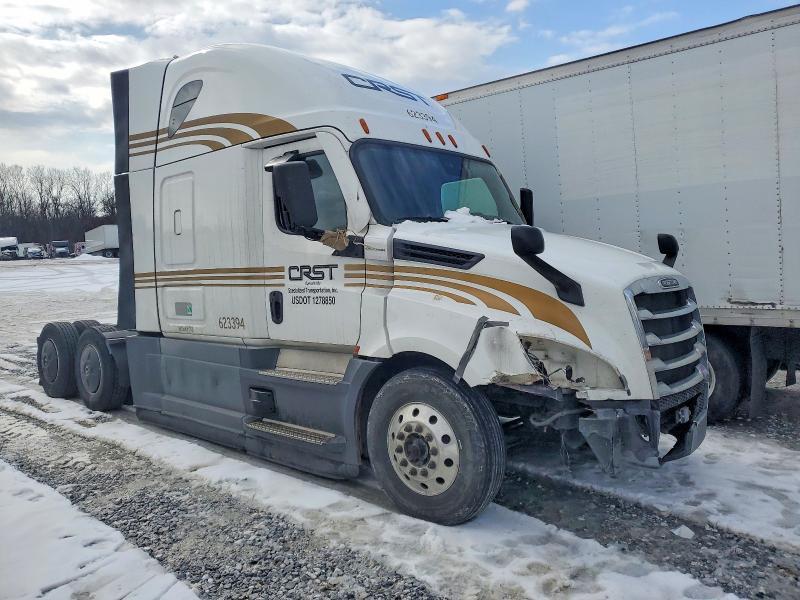 2021 Freigliner 2021 Freightliner Cascadia 126 Semi Truck