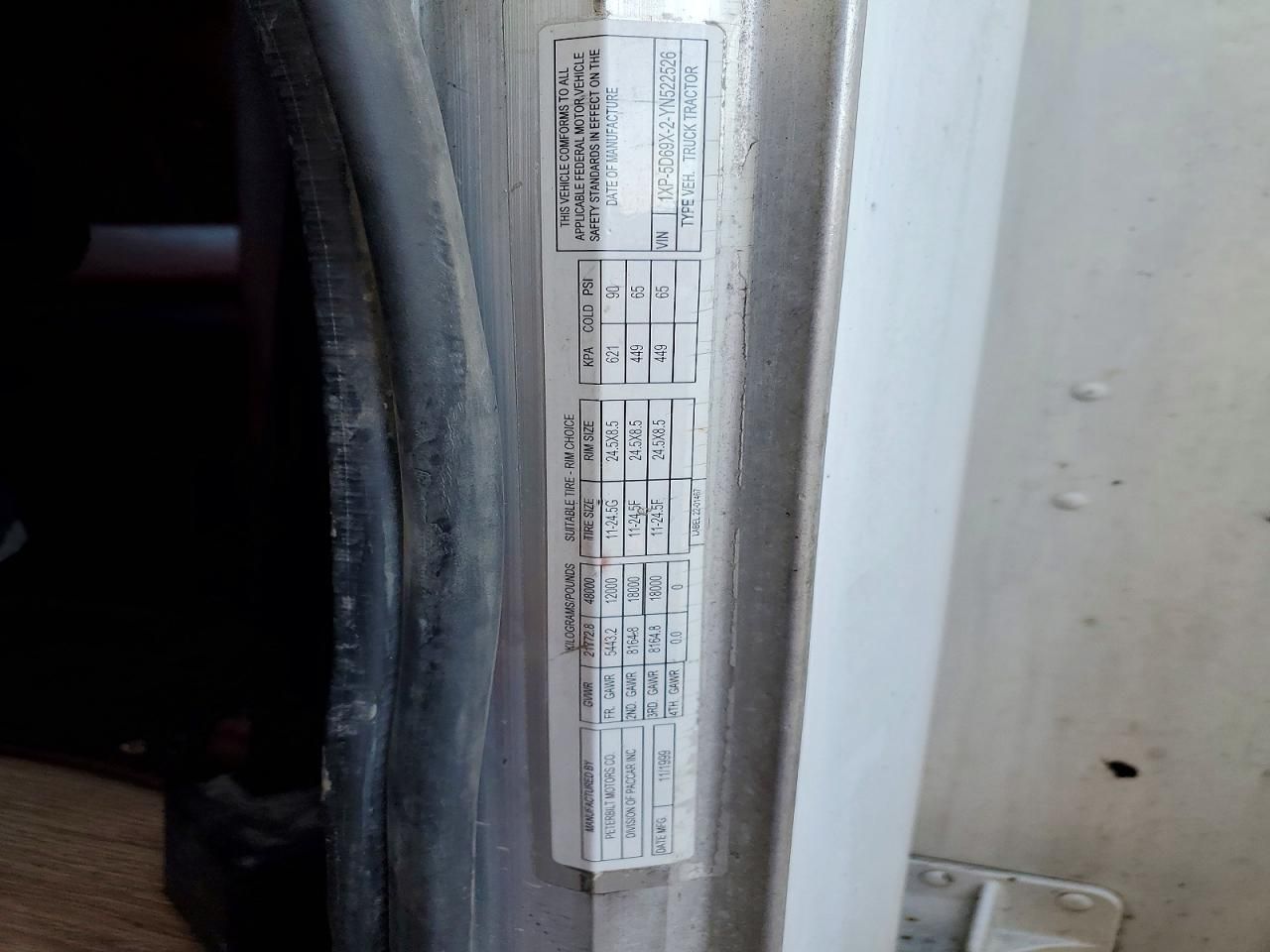 2000 Peterbilt 379 Semi Truck