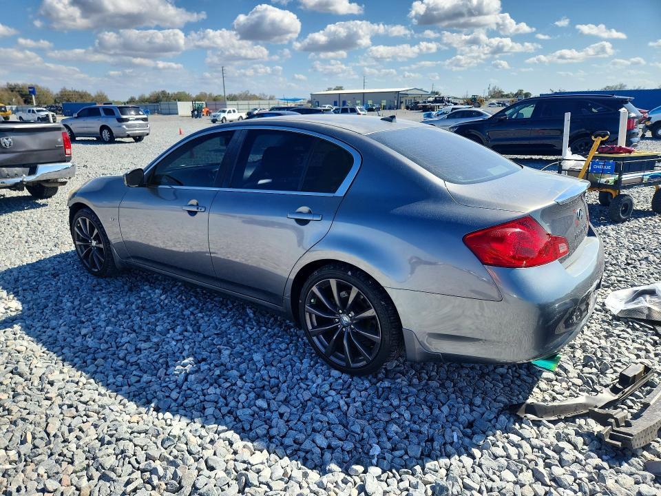 2015 Infiniti Q40