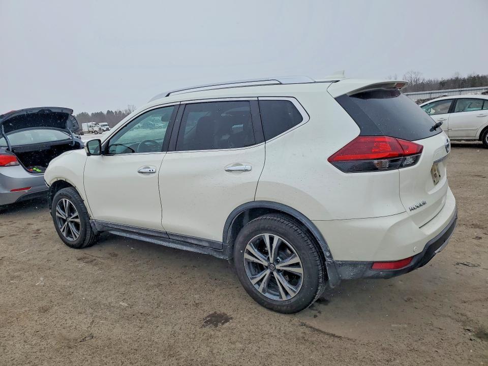 2020 Nissan Rogue sv