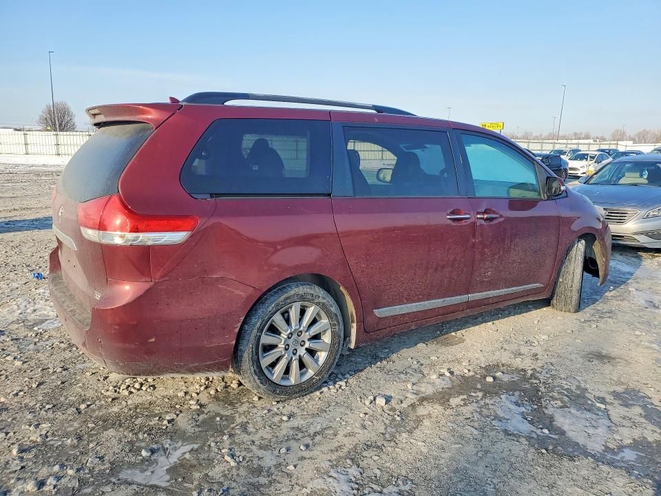 2014 Toyota Sienna xle