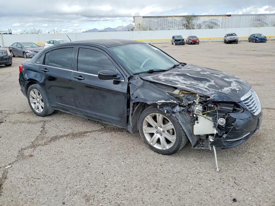 2013 Chrysler 200 lx