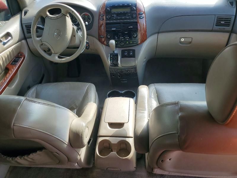 2005 Toyota Sienna xle