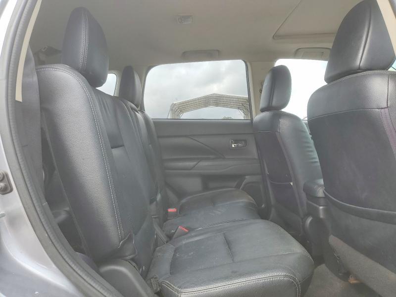 2016 Mits Outlander es