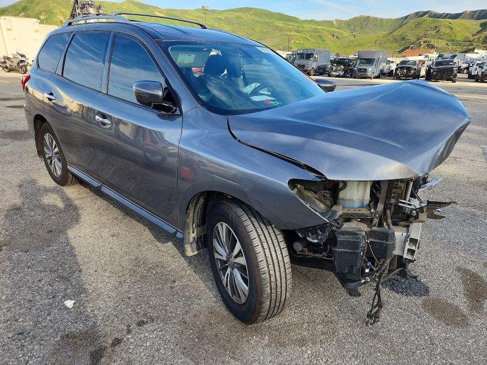 2020 Nissan Pathfinder s