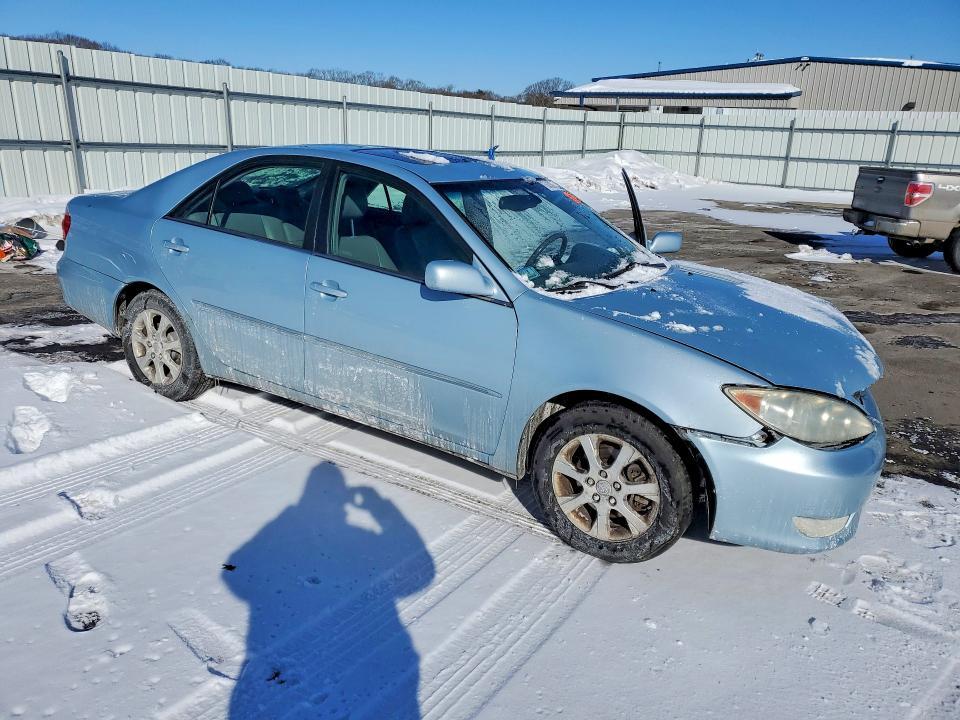 2005 Toyota Camry le