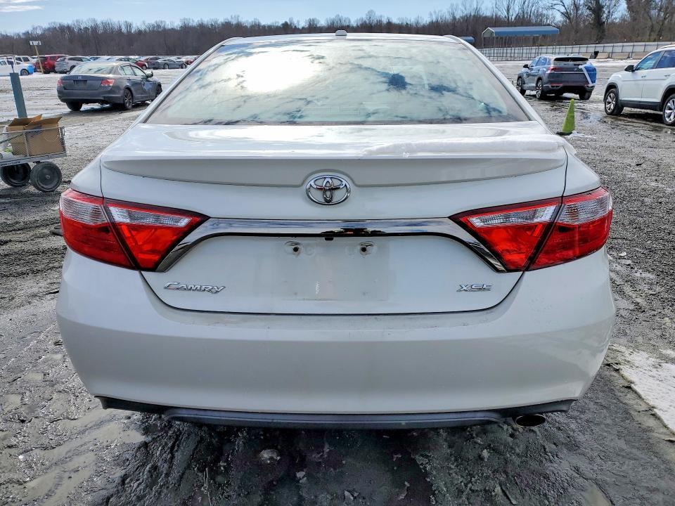 2015 Toyota Camry le