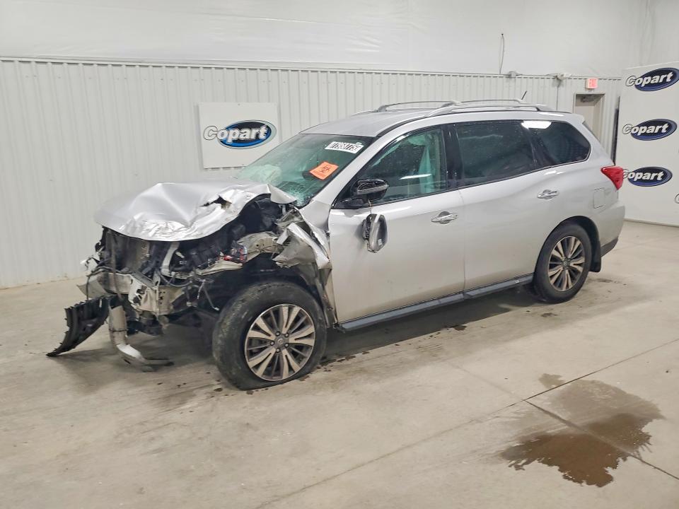 2017 Nissan Pathfinder sl