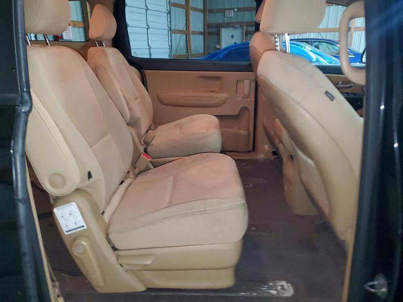 2015 KIA Sedona lx