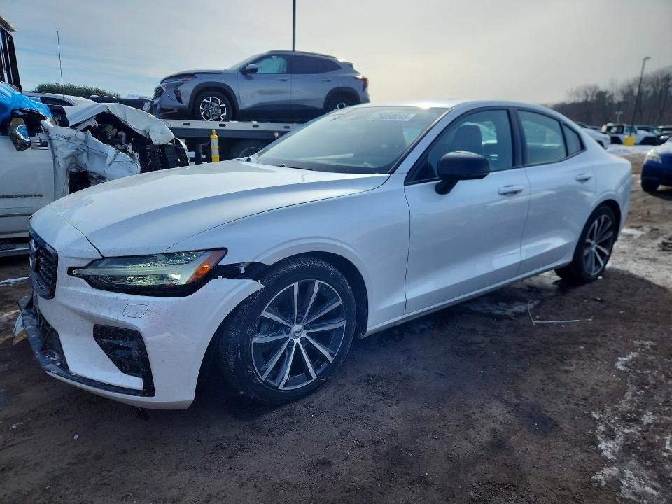 2022 Volvo S60 B5 Momentum
