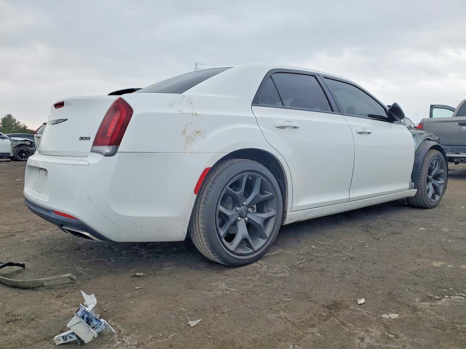 2022 Chrysler 300 Touring