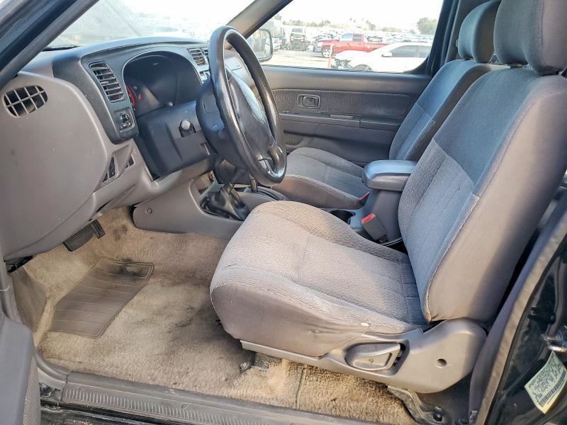 2000 Nissan Frontier XE