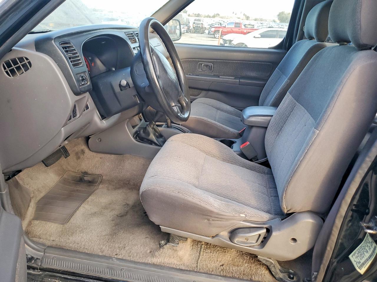 2000 Nissan Frontier XE