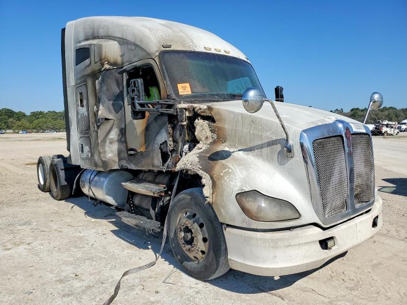 2016 Kenworth T680 Semi Truck