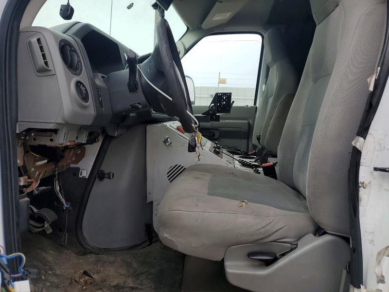 2019 Ford Econoline E450 Super Duty Cutaway Van