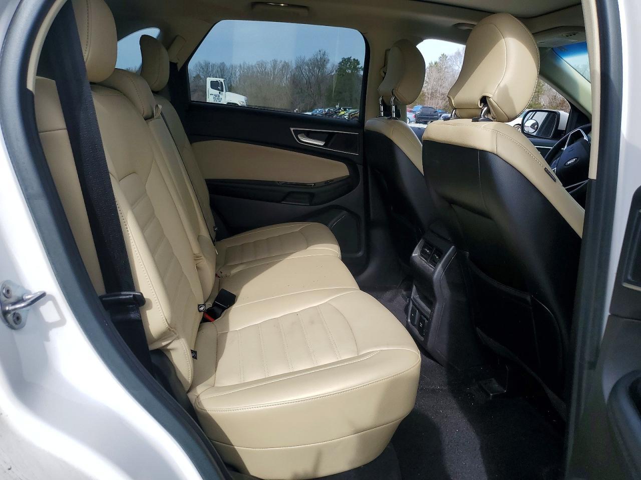 2017 Ford Edge sel
