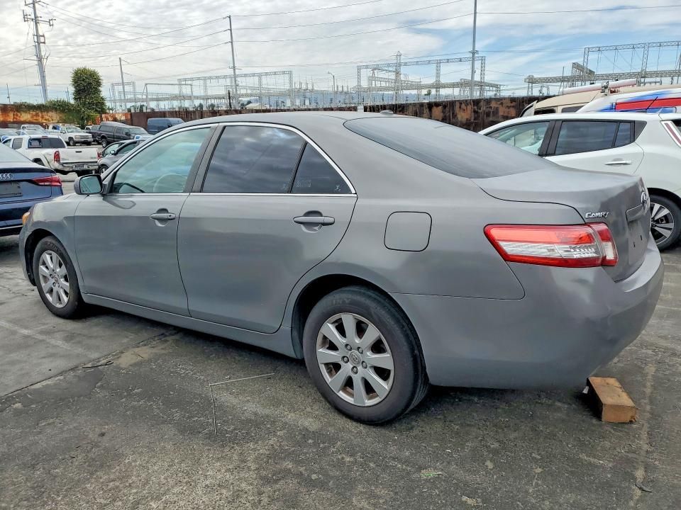 2011 Toyota Camry le