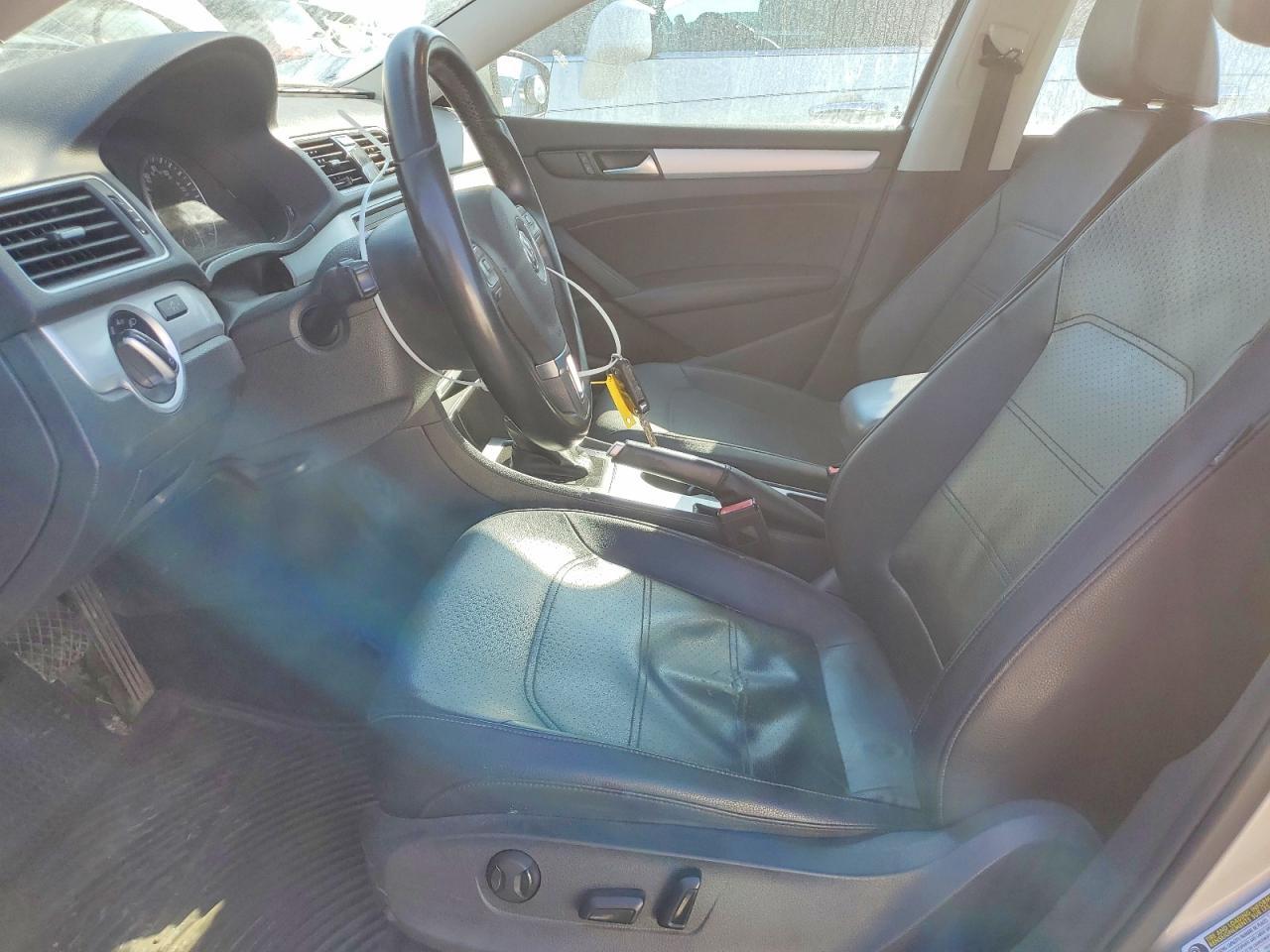 2013 Volkswagen Passat se