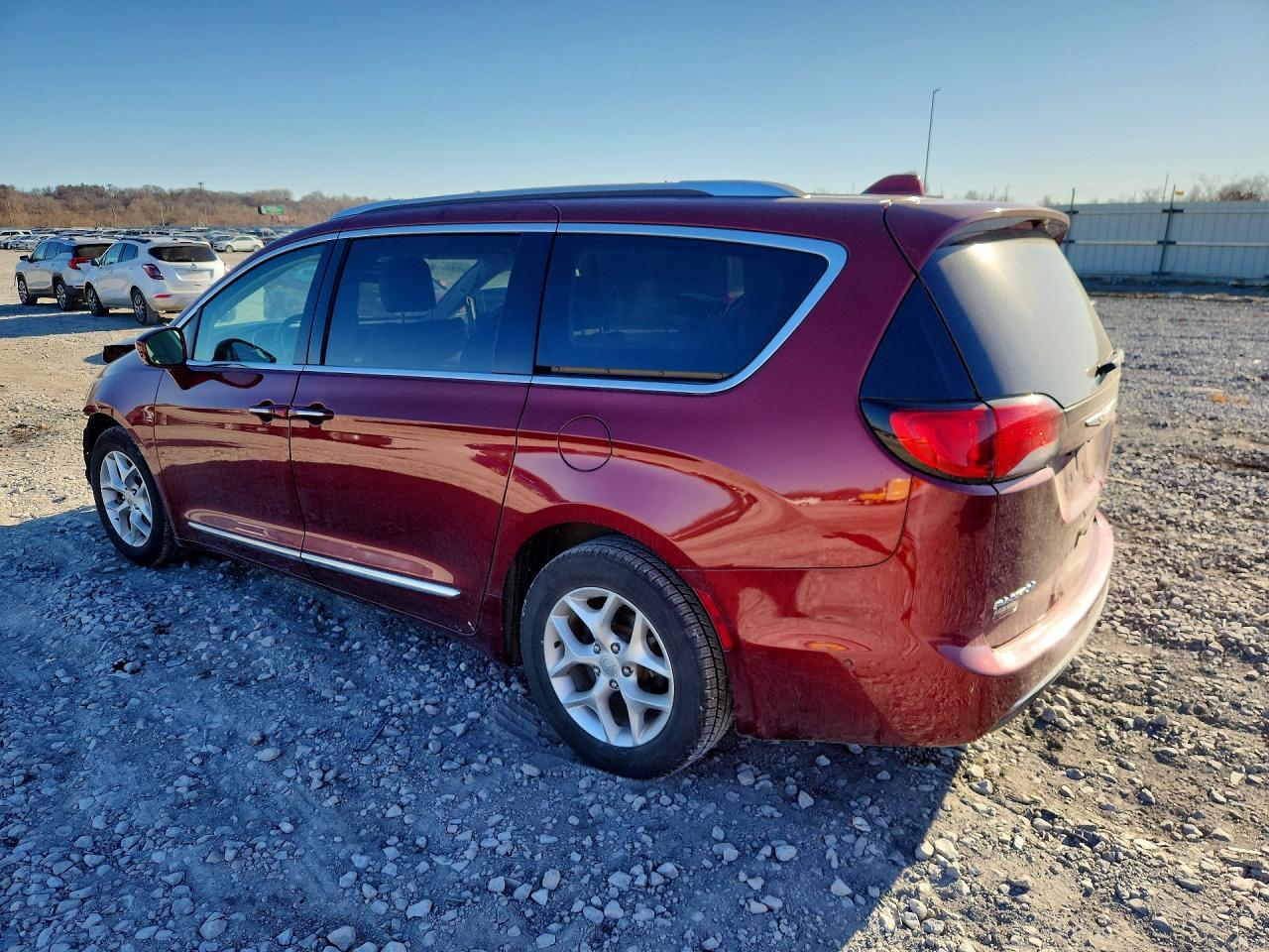 2020 Chrysler Pacifica Touring l