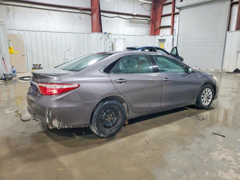 2015 Toyota Camry Hybrid le