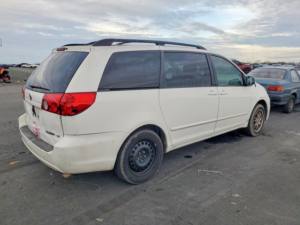 2006 Toyota Sienna le 7 Passenger