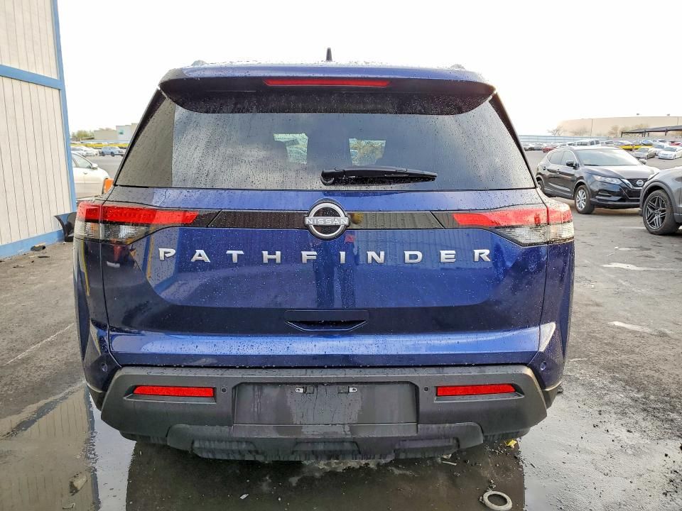 2025 Nissan Pathfinder sv