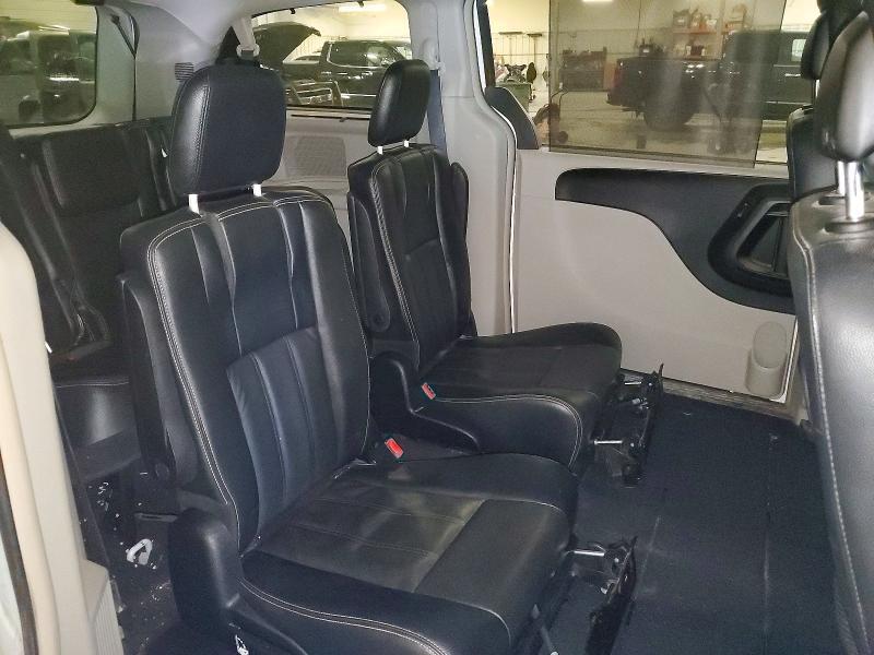 2014 Chrysler Town & Country Touring